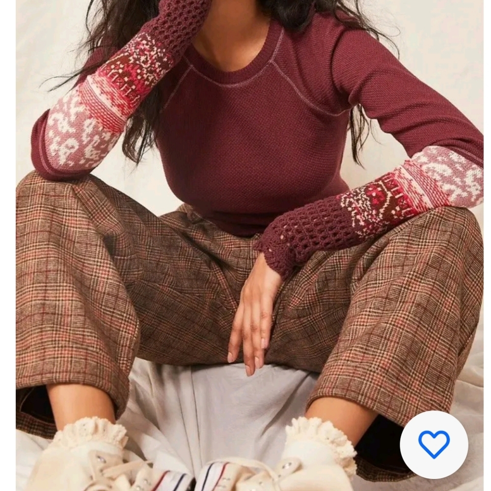 Free People in the mix cuff top - Picture 2 of 16